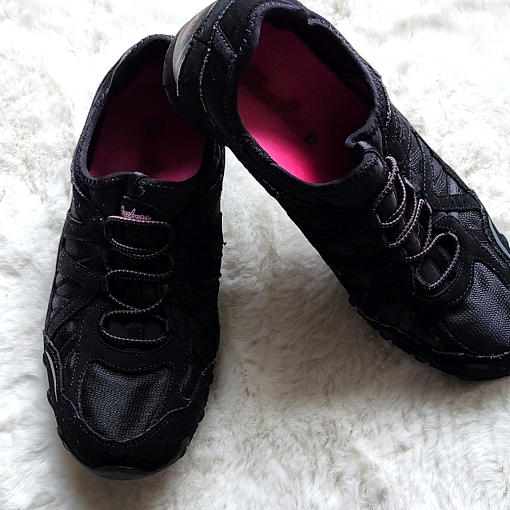 Skechers, size 7 women's, black & pink
